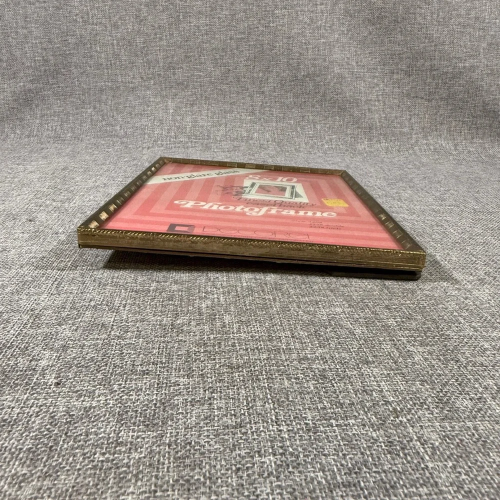 VTG Decorel Gold Metal Photo Frame 8x10 Hollywood Regency Easel Back Non-Glare